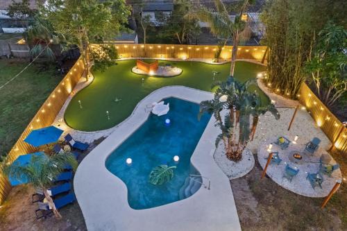 Seminole Casa | Luxury Getaway - Sleeps 12 Pool HTD Beach Closeby