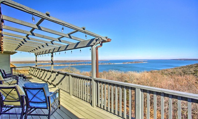 Pottsboro Casa | Luxury Getaway with Home Theater and Decks!