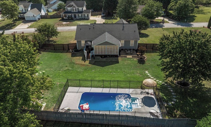 Greer Casa | Luxury Getaway with huge, fully fenced yard, Pool & Porch in Greer SC