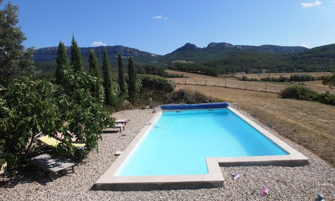 Pont-de-Barret Casa | casa rural de lujo con piscina privada, wifi y unas vistas impresionantes, capacidad para 4 +