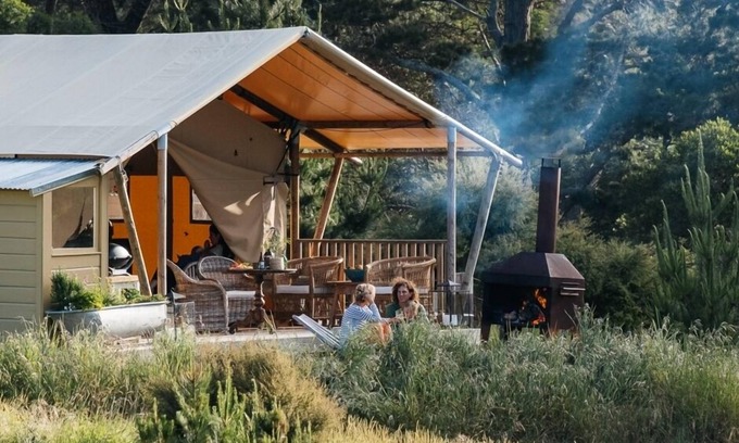 Hawke's Bay Region Cabaña | Glamping de lujo con vista al río Maraetotara