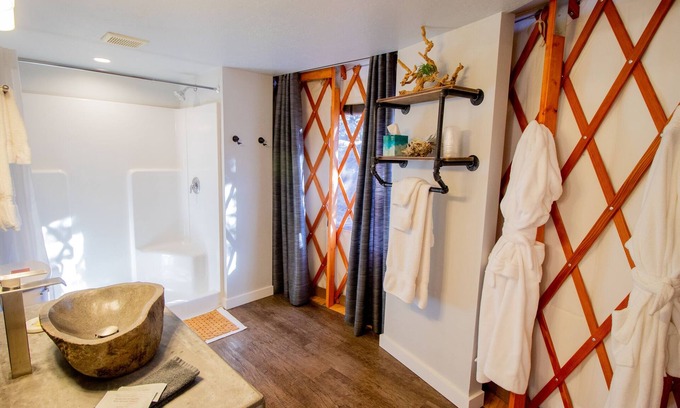 Escalante Complejo | Luxury Glamping Yurt Resort Between National Parks with desert mountain views, close to hiking trails, slot canyons, off-roading and more!