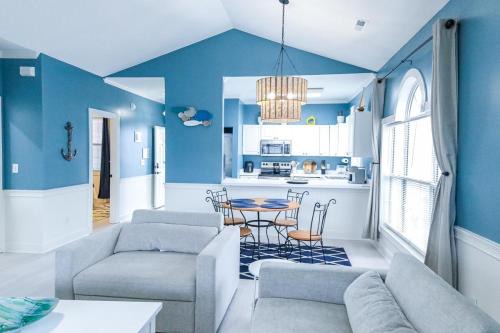 Central Myrtle Beach Apartamento | Luxury Golf Condo with Pool Access, near the Ocean and Broadway at the Beach,