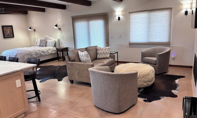Elgin Cabaña | Luxury guest house in Arizona's wine country