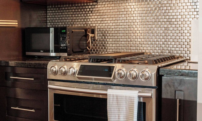 Kensington Casa | Luxury Haven Near DT | AC, Hot Tub, EV Charging