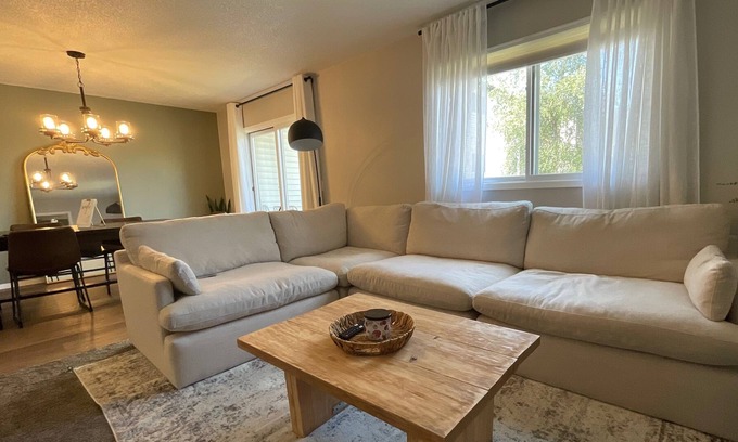 Weber Condominio | Luxury Hawkeyes Retreat Home