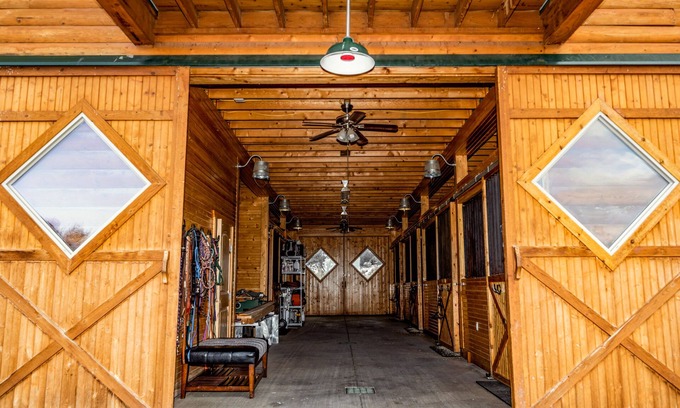 Crawford Apartamento | Luxury HayLoft-High Speed WiFi