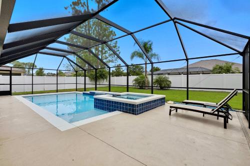 Palm Harbor Casa | Luxury Heated Pool & Spa Fenced Yard & Beach Gear