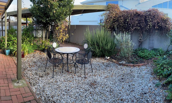 Lake Wendouree Casa | Luxury Heritage home in central Ballarat. Close to Lake Wendouree, restaurants.