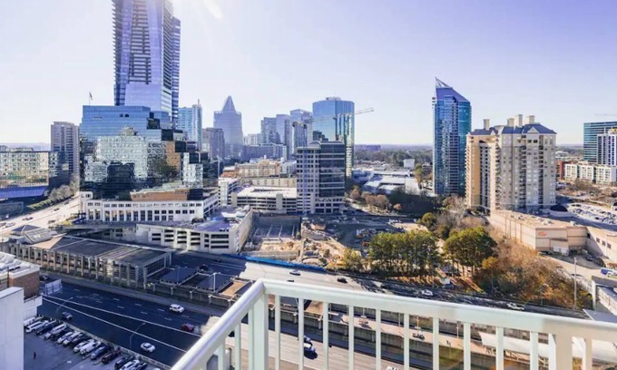 Lenox Apartamento | Luxury High Rise in Buckhead Business District!