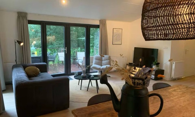 Pingjum Casa | Luxury holiday cottage, stunning views, and hot tub.
