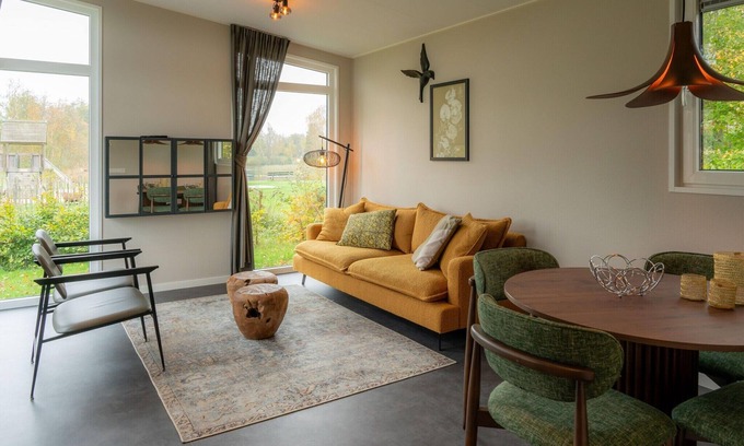 Sint Nicolaasga Casa | Luxury holiday home surrounded by water & forest