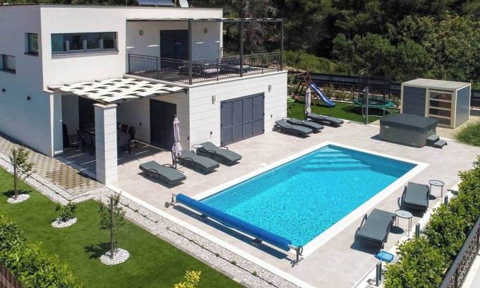 Stankovici Villa | Luxury Villa Olive Tree with swimming pool