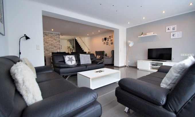 Leverkusen Casa | Casa lujo, 18 camas, 8 min feria Colonia, A3, centro, 200 m²