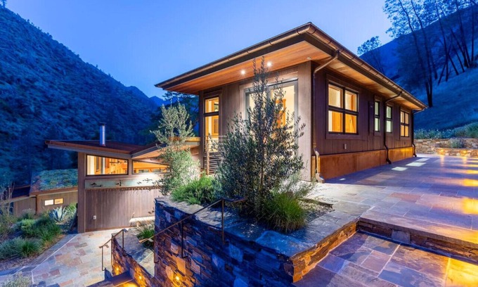 El Portal Casa | Luxury Home 20 Minutes to Yosemite Valley for 8