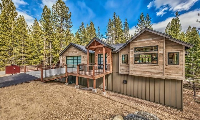 North Upper Truckee Casa | * Casa nueva a estrenar * Sala de juegos y teatro * 4000 pies cuadrados