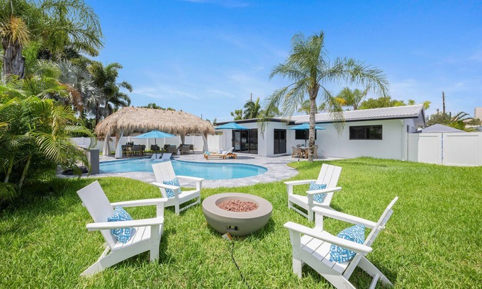North Corals Casa | Luxury Home, Guest Suite, Heated Pool, Tiki, Grill