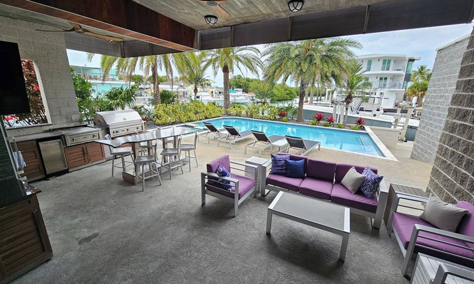 Tavernier Casa | Luxury home, Heated pool, Hot tub, Chefs kitchen, Sundeck, 100 ft of dockage.