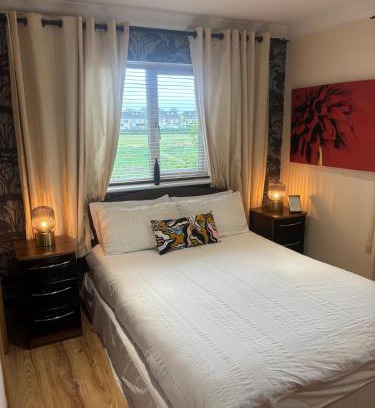 Lucan Casa | Luxury Home in Dublin WiFi TV B&B Close to City Centre