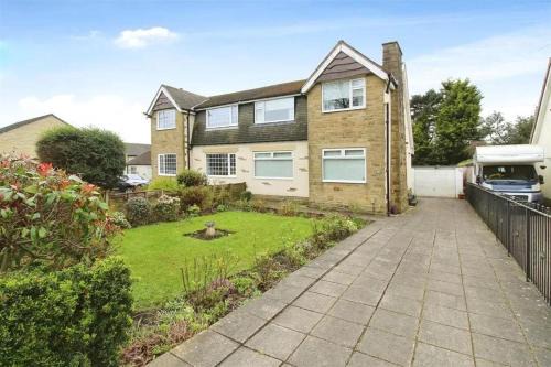 Bradford Casa | Luxury Home in Low Moor