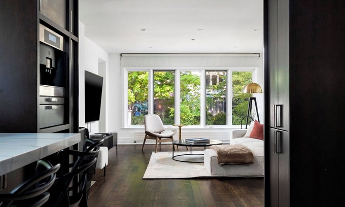 Midtown Toronto Casa | Luxury Home in Lytton Park