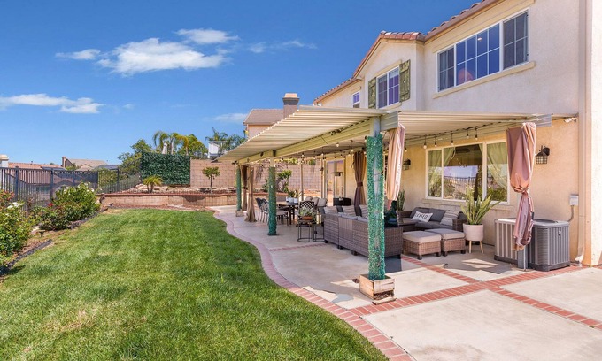 Newhall Casa | Luxury Home in Santa Clarita