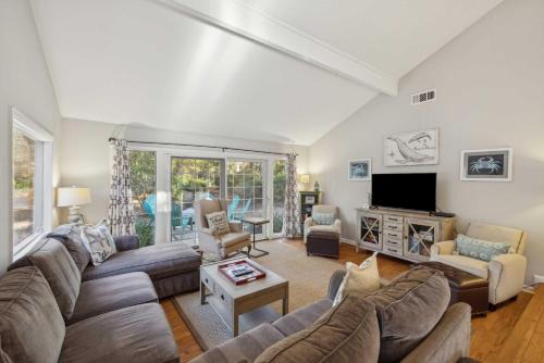 Lawton Woods Casa | Luxury Home in Desirable Sea Pines Walk to Beach