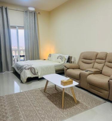 Al Hamra Village Apartamento | Luxury Home Lagoon view