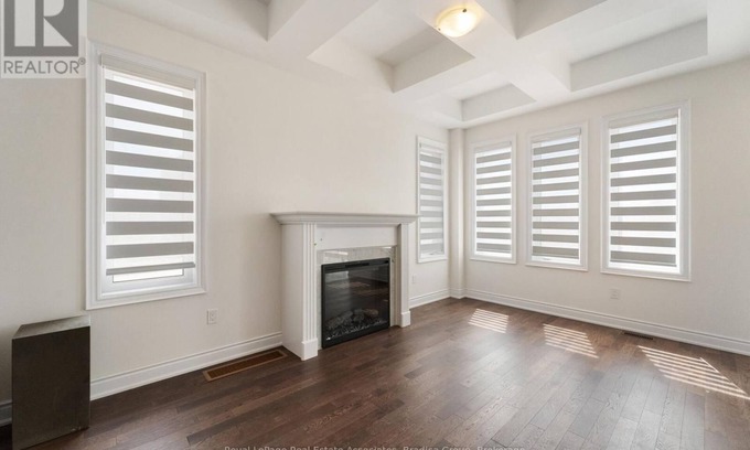 Oakville Casa | Luxury HOME OASIS in OAKVILLE! 3 storey townhome. upgraded appliances Sleeps 10.