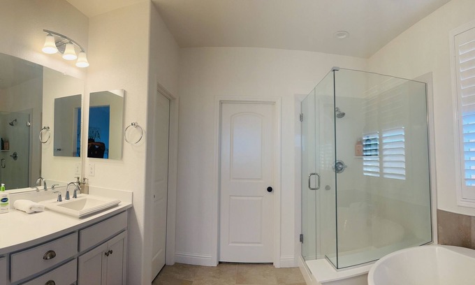 Rancho Cordova Casa | Luxury home. This home is located in a good neighborhood of Sacramento area.