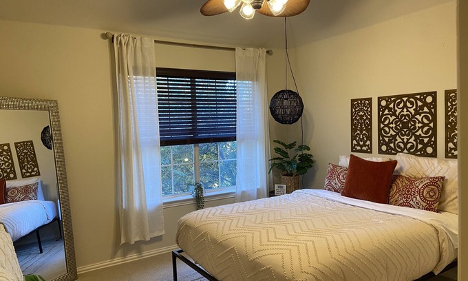 The Colony Casa | Luxury Home updated kitchen / Spa Bathrooms / and Grand Theater for movie night!