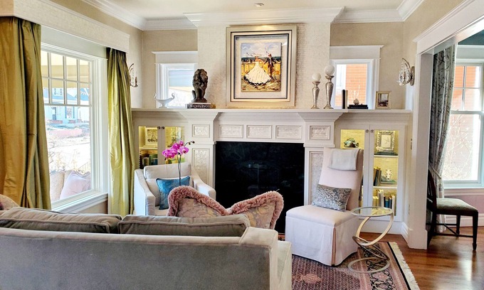 Washington Park West Casa | Luxury Home w Office, Gourmet Kitchen, Yoga Studio, & Beautiful Outdoor Spaces