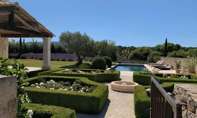 Bonnieux Villa | Maison Chloé, corazón del Luberon, vistas impresionantes, servicios de lujo