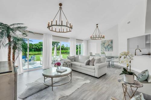 Central Naples Casa | Luxury Home With Great Community Amenities