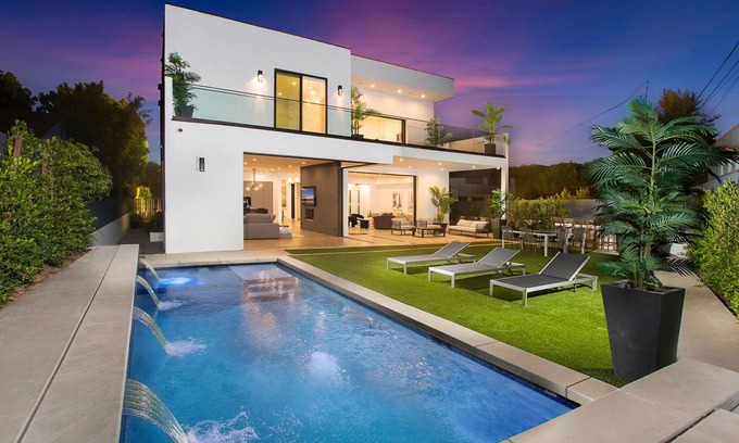 Brentwood Villa | Luxury home with Pool/Movie Theater/Sauna/GYM