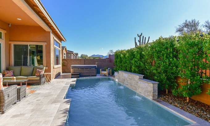 North Scottsdale Casa | Luxury Home with pool 30 minutes from Superbowl & 10 minutes from Phoenix Open!