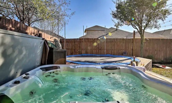 Buda Casa | Luxury Home with Spa, Trampoline, Outdoor living, & massive living spaces!