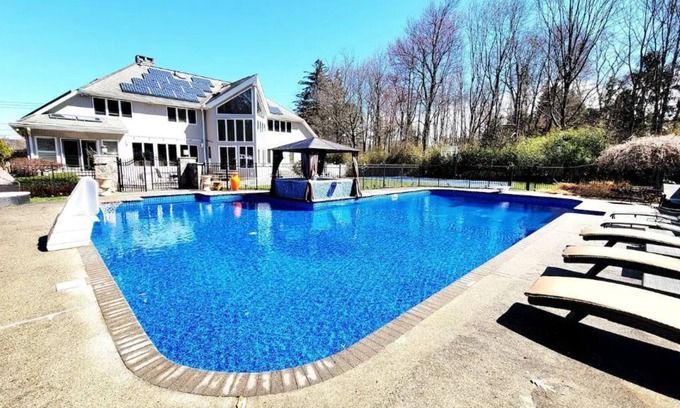 Pomona Casa | Luxury Home + XL Pool near NYC/Harriman State Park