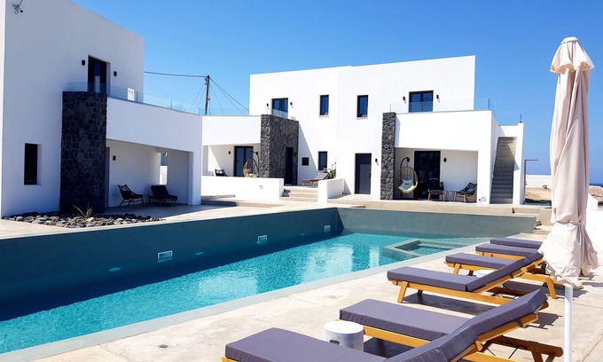Kamari Hotel | Luxury hospitality, outstanding view
