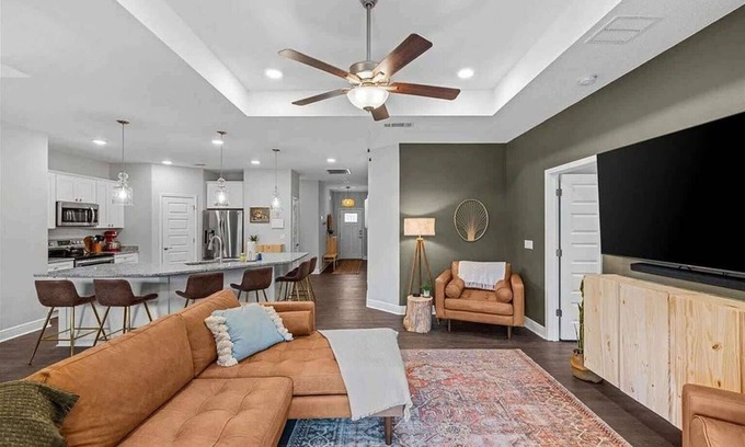 Gulf Breeze Casa | Luxury House - 4B Fire-Pit, Boating, Beach!