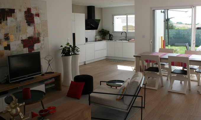 Thaire Casa | Luxury house, garden, thalasso at 6 kms