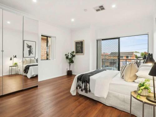 Lidcombe Casa | Luxury house hotel Lidcombe Sydeny Australia
