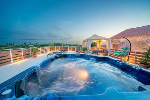 Sarlata Villa | Luxury house near the beach