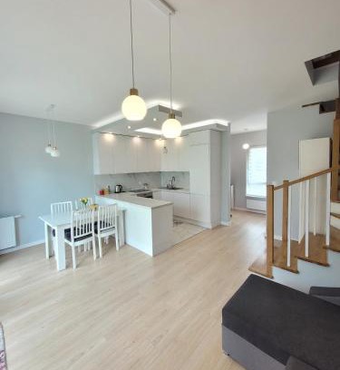 Raszyn Apartamento | Luxury House with Garden near Chopin Airport