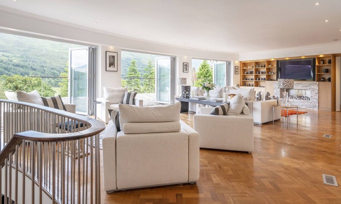 Appin Casa | luxury house with stunning views from every room in a quiet glen