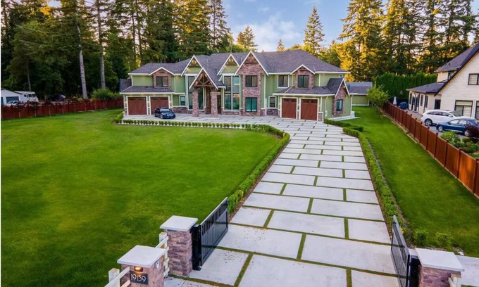 Surrey Otro | Luxury Houses in Surrey(Vancouver)BC. closed to Langley BC.