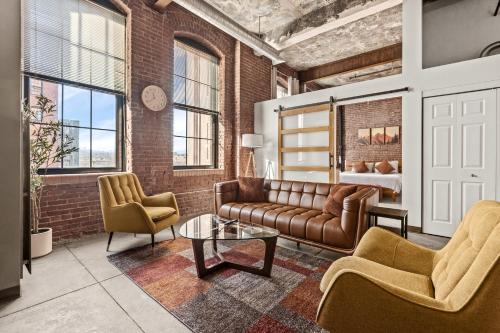 Strip District Apartamento | Luxury Industrial 2 Bedroom 2 Full Bath Strip District & Riverwalk