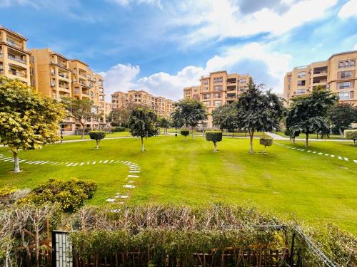 Madinaty Apartamento | Luxury Inn 3BR Amazing Garden view in Madinaty B1