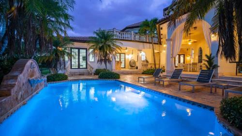 Plantation Casa | Luxury Italian Type Villa 7k SQ FT Heated Pool