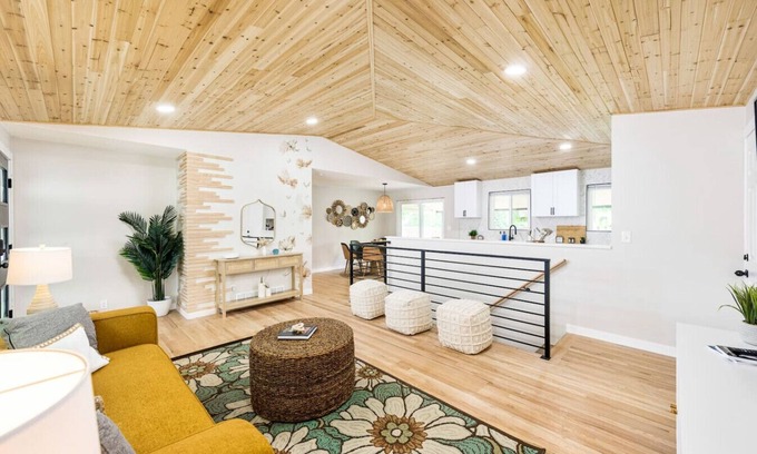 Littleton Casa | Luxury Jungle Haven Near DT Littleton & Denver